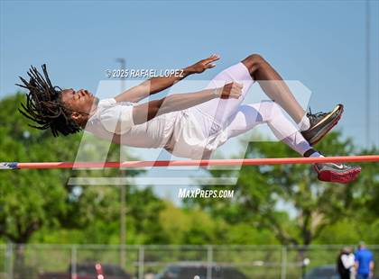 Thumbnail 3 in UIL 6A Track & Field Area 21&22 (High Jump) photogallery.