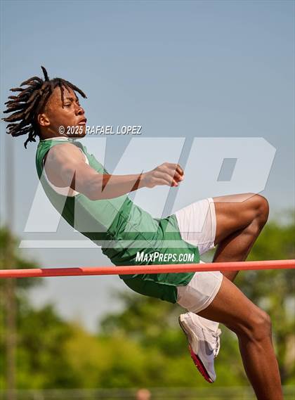 Thumbnail 3 in UIL 6A Track & Field Area 21&22 (High Jump) photogallery.