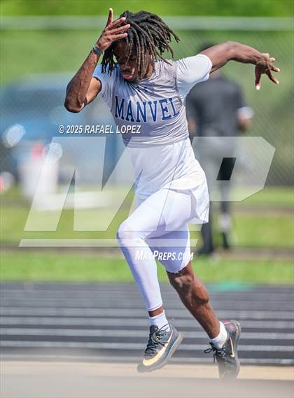 Thumbnail 1 in UIL 6A Track & Field Area 21&22 (High Jump) photogallery.