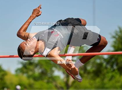 Thumbnail 3 in UIL 6A Track & Field Area 21&22 (High Jump) photogallery.