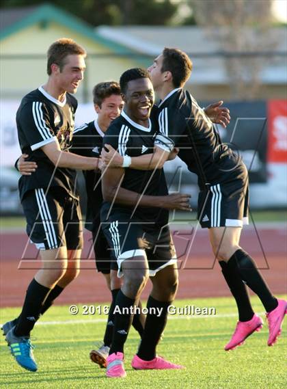 Thumbnail 2 in Godinez vs Valencia (CIF SS Regional Final) photogallery.