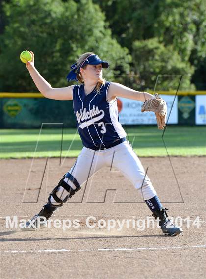 Thumbnail 1 in Redwood vs. Marin Catholic (MCAL Final) photogallery.
