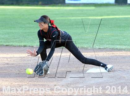 Thumbnail 3 in Redwood vs. Marin Catholic (MCAL Final) photogallery.