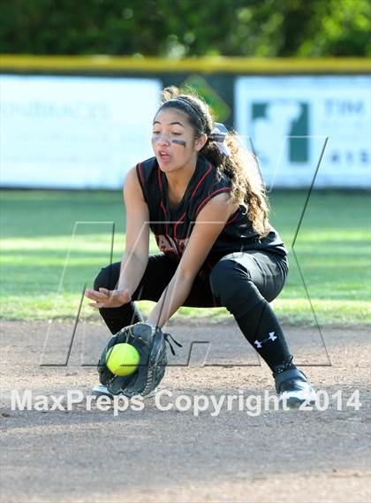 Thumbnail 1 in Redwood vs. Marin Catholic (MCAL Final) photogallery.