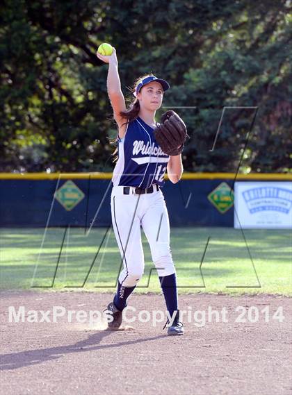 Thumbnail 2 in Redwood vs. Marin Catholic (MCAL Final) photogallery.