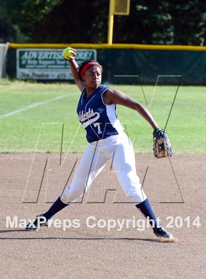Thumbnail 1 in Redwood vs. Marin Catholic (MCAL Final) photogallery.