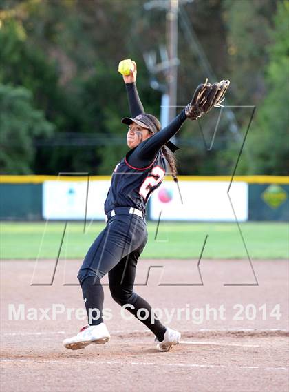 Thumbnail 2 in Redwood vs. Marin Catholic (MCAL Final) photogallery.