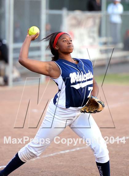 Thumbnail 2 in Redwood vs. Marin Catholic (MCAL Final) photogallery.