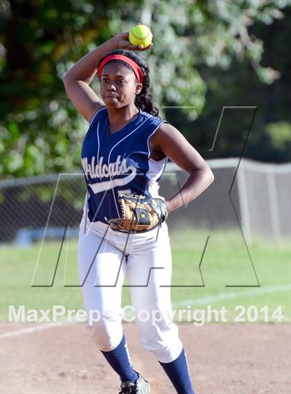 Thumbnail 3 in Redwood vs. Marin Catholic (MCAL Final) photogallery.
