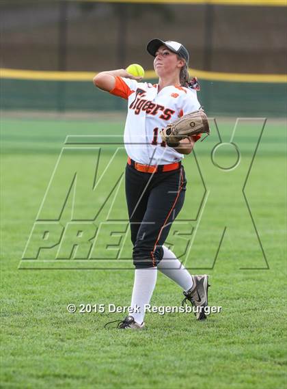Thumbnail 1 in Duncan vs. Erie (Erie Festival of Champions) photogallery.