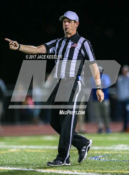 Thumbnail 2 in Golden Valley vs. Bishop Diego (CIFSS Div 6 Final) photogallery.