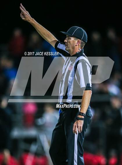 Thumbnail 2 in Golden Valley vs. Bishop Diego (CIFSS Div 6 Final) photogallery.