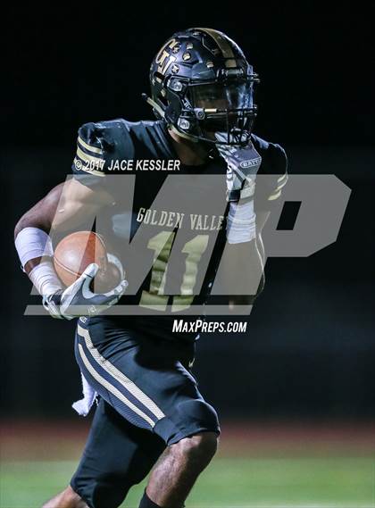 Thumbnail 3 in Golden Valley vs. Bishop Diego (CIFSS Div 6 Final) photogallery.