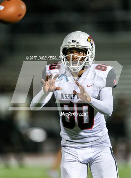 Thumbnail 3 in Golden Valley vs. Bishop Diego (CIFSS Div 6 Final) photogallery.