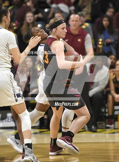 Thumbnail 3 in Clovis West vs Windward (CIF State Southern Regional Open Final) photogallery.