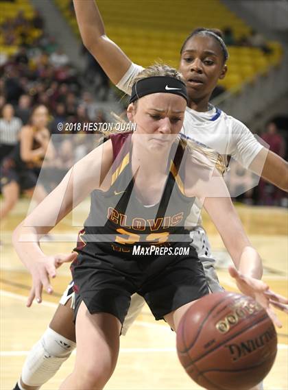 Thumbnail 3 in Clovis West vs Windward (CIF State Southern Regional Open Final) photogallery.