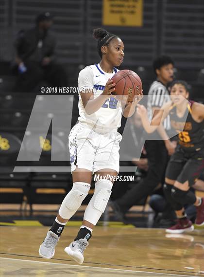 Thumbnail 3 in Clovis West vs Windward (CIF State Southern Regional Open Final) photogallery.