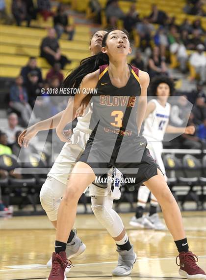 Thumbnail 2 in Clovis West vs Windward (CIF State Southern Regional Open Final) photogallery.