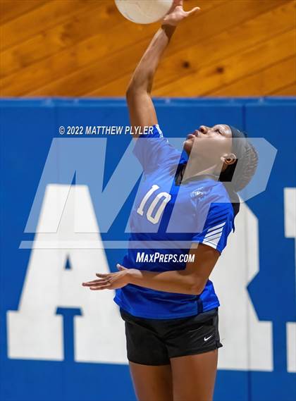 Thumbnail 2 in University Christian vs Fayetteville Christian (NCISAA 2A - Semi-Final) photogallery.