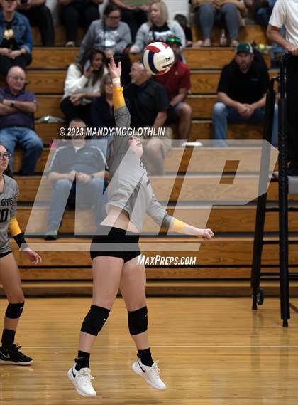 Thumbnail 3 in New Berlin @ Illini Central photogallery.