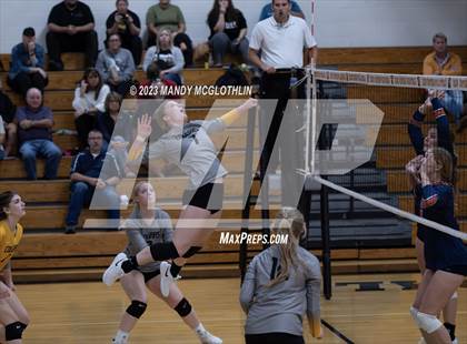 Thumbnail 1 in New Berlin @ Illini Central photogallery.