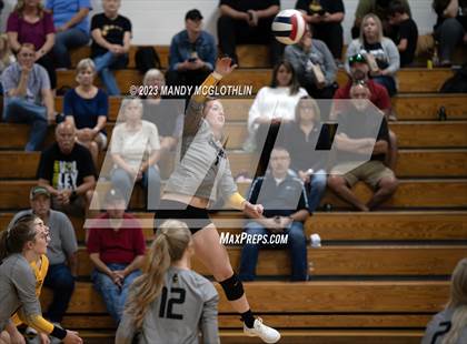 Thumbnail 3 in New Berlin @ Illini Central photogallery.