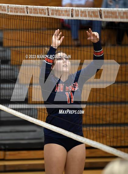 Thumbnail 3 in New Berlin @ Illini Central photogallery.