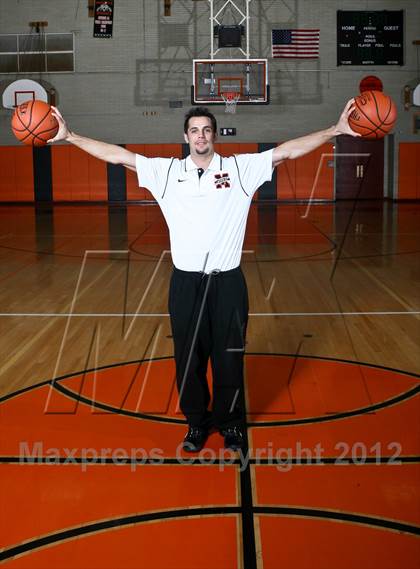 Thumbnail 3 in Mamaroneck Varsity Boys Basketball Team & Individual Photos photogallery.