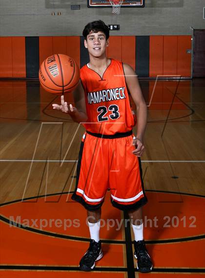 Thumbnail 2 in Mamaroneck Varsity Boys Basketball Team & Individual Photos photogallery.