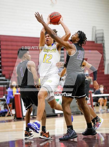Thumbnail 2 in Booker vs. Charlotte (Suncoast Holiday Classic) photogallery.