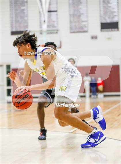 Thumbnail 3 in Booker vs. Charlotte (Suncoast Holiday Classic) photogallery.