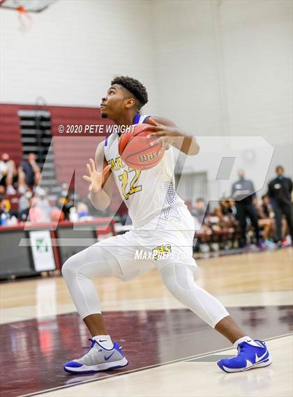 Thumbnail 2 in Booker vs. Charlotte (Suncoast Holiday Classic) photogallery.