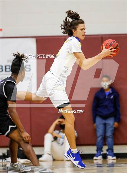 Thumbnail 3 in Booker vs. Charlotte (Suncoast Holiday Classic) photogallery.