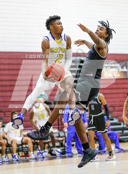 Thumbnail 2 in Booker vs. Charlotte (Suncoast Holiday Classic) photogallery.