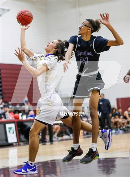 Thumbnail 2 in Booker vs. Charlotte (Suncoast Holiday Classic) photogallery.