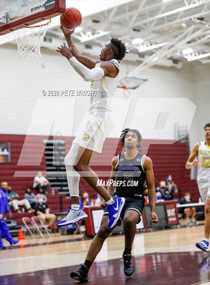 Thumbnail 2 in Booker vs. Charlotte (Suncoast Holiday Classic) photogallery.