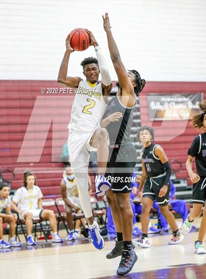 Thumbnail 3 in Booker vs. Charlotte (Suncoast Holiday Classic) photogallery.