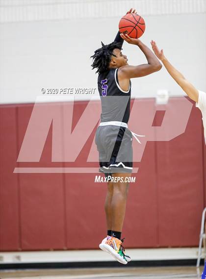 Thumbnail 3 in Booker vs. Charlotte (Suncoast Holiday Classic) photogallery.
