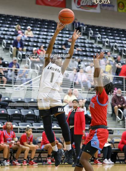 Thumbnail 1 in Kaufman vs. Carter (UIL 4A Bi-District Playoff) photogallery.