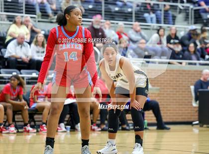 Thumbnail 1 in Kaufman vs. Carter (UIL 4A Bi-District Playoff) photogallery.