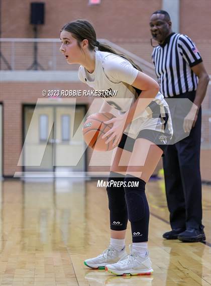 Thumbnail 1 in Kaufman vs. Carter (UIL 4A Bi-District Playoff) photogallery.