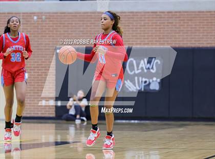 Thumbnail 3 in Kaufman vs. Carter (UIL 4A Bi-District Playoff) photogallery.