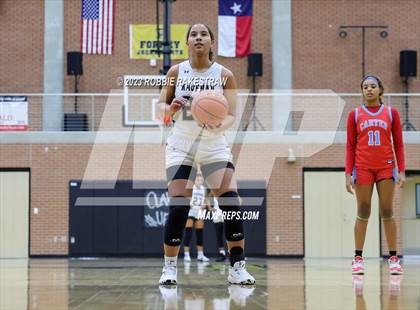 Thumbnail 1 in Kaufman vs. Carter (UIL 4A Bi-District Playoff) photogallery.