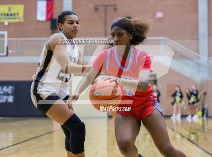 Thumbnail 1 in Kaufman vs. Carter (UIL 4A Bi-District Playoff) photogallery.