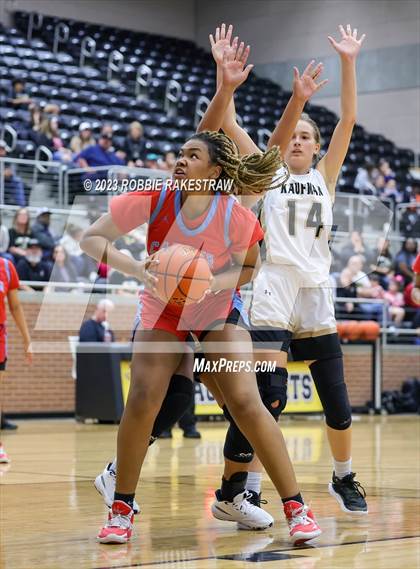 Thumbnail 1 in Kaufman vs. Carter (UIL 4A Bi-District Playoff) photogallery.