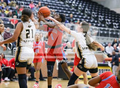Thumbnail 3 in Kaufman vs. Carter (UIL 4A Bi-District Playoff) photogallery.