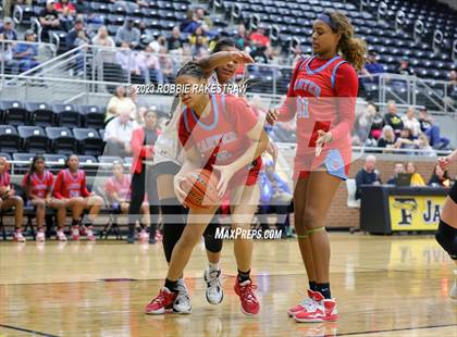 Thumbnail 1 in Kaufman vs. Carter (UIL 4A Bi-District Playoff) photogallery.