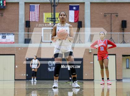 Thumbnail 2 in Kaufman vs. Carter (UIL 4A Bi-District Playoff) photogallery.