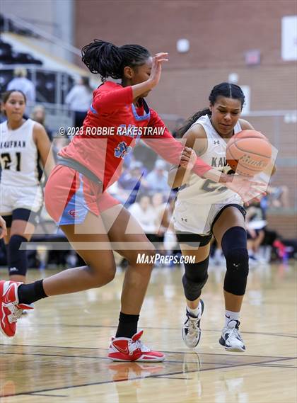 Thumbnail 2 in Kaufman vs. Carter (UIL 4A Bi-District Playoff) photogallery.