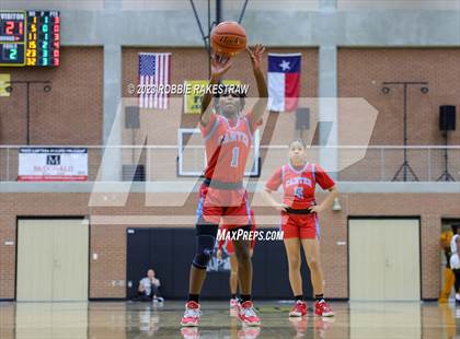 Thumbnail 3 in Kaufman vs. Carter (UIL 4A Bi-District Playoff) photogallery.